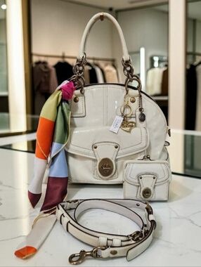 Coach Francine Legacy 2008 Limited Edition Winter White Patent Set